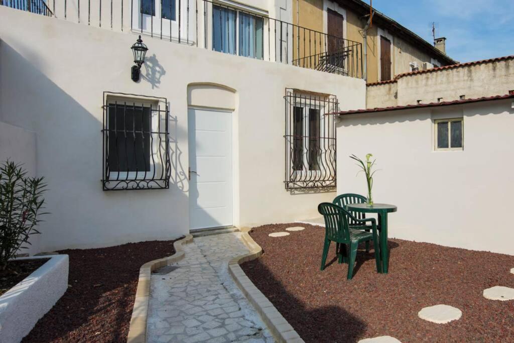 Primavera Aviñón Exterior foto